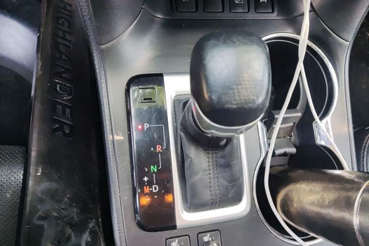 Used Toyota Highlander 2018 2.0T Four-Wheel Drive Prestige Version 7 Seats China VI Standard Gear Lever