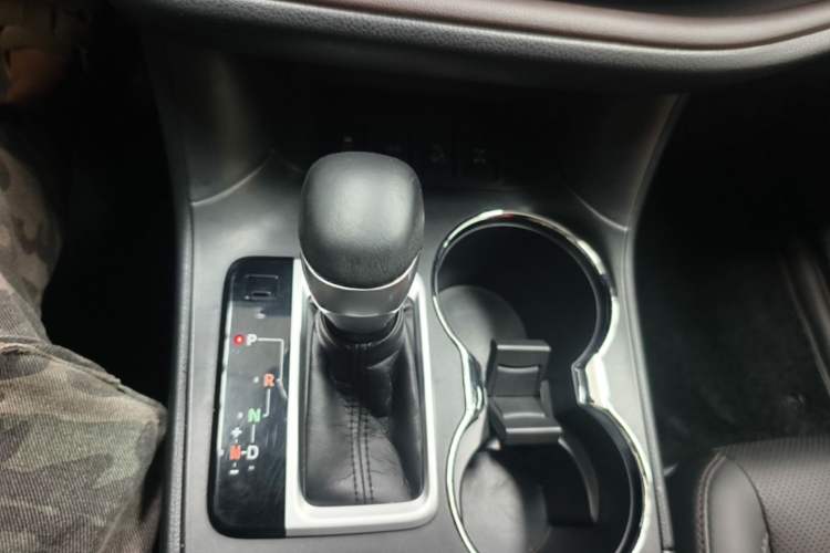 Used Toyota Highlander 2018 2.0T Four-Wheel Drive Supreme Edition 7-Seater China VI Gear Lever