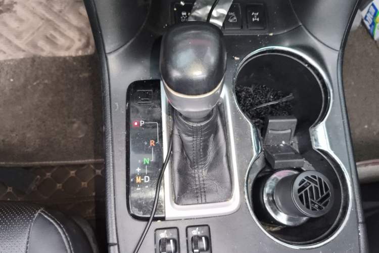 Used Toyota Highlander 2018 2.0T Four-Wheel Drive Knight Edition 7 Seats China VI Standard Gear Lever