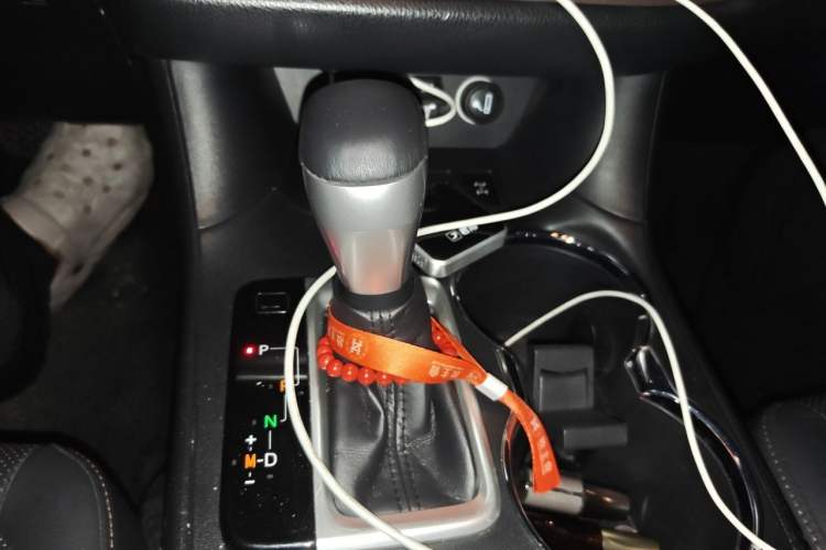 Used Toyota Highlander 2018 2.0T Four-Wheel Drive Supreme Edition 7-Seater China VI Gear Lever