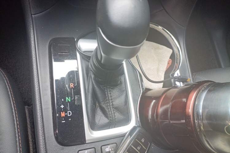 Used Toyota Highlander 2018 2.0T Four-Wheel Drive Prestige Version 7 Seats China VI Standard Gear Lever