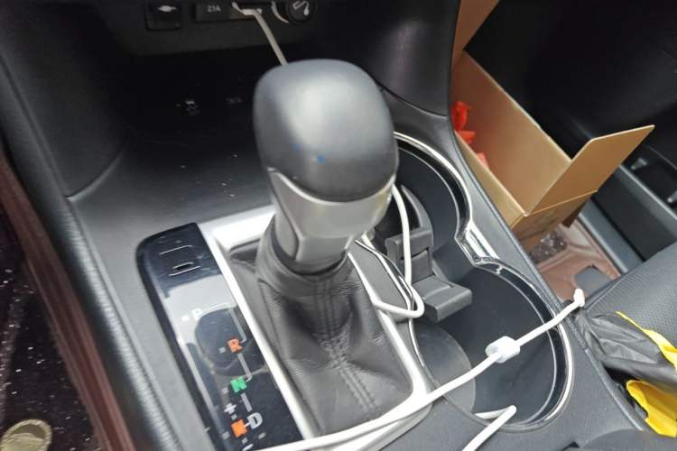 Used Toyota Highlander 2018 2.0T Four-Wheel Drive Luxury Version 7 Seats China VI Standard Gear Lever