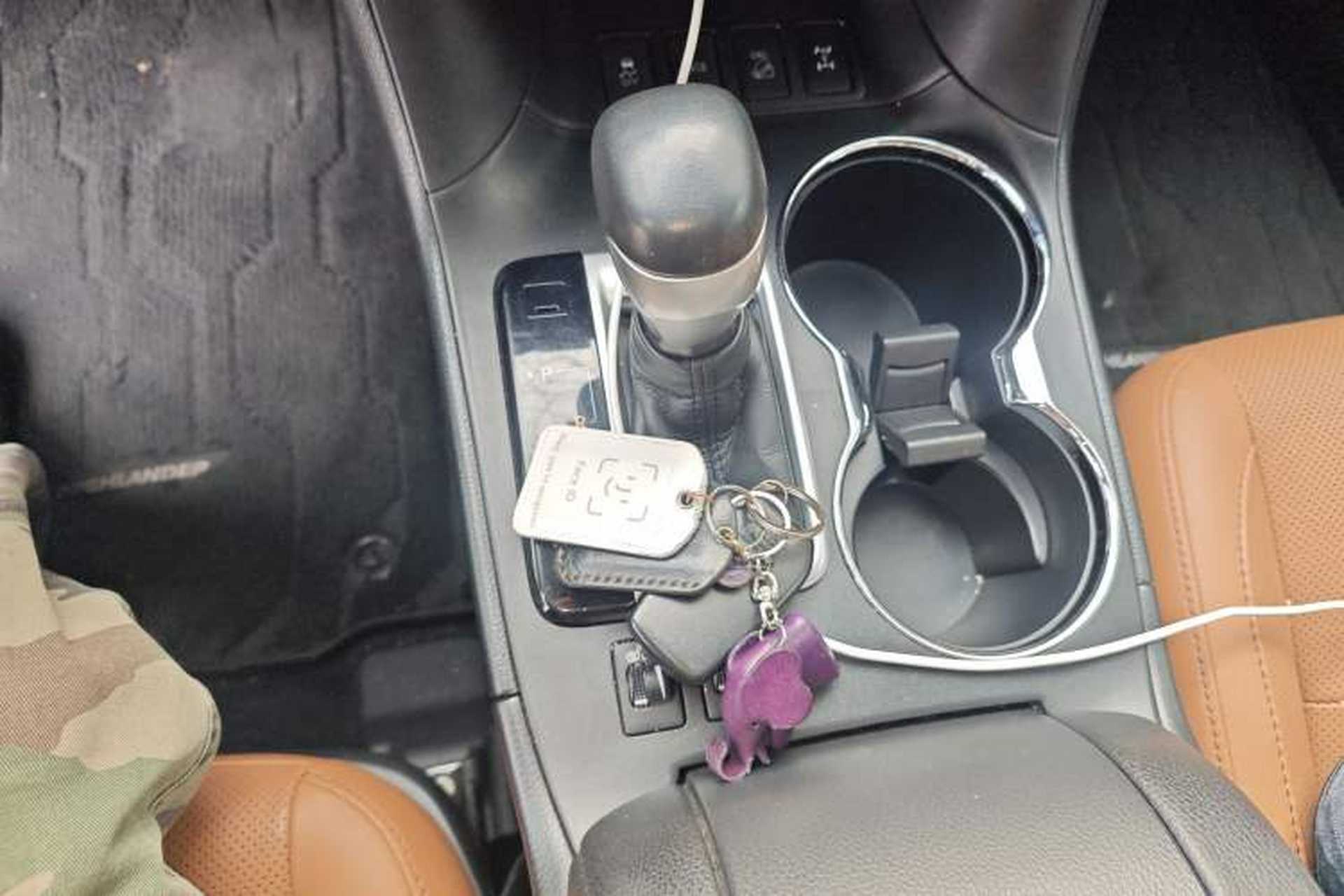 Used Toyota Highlander 2018 2.0T Four-Wheel Drive Knight Edition 7 Seats China VI Standard Gear Lever