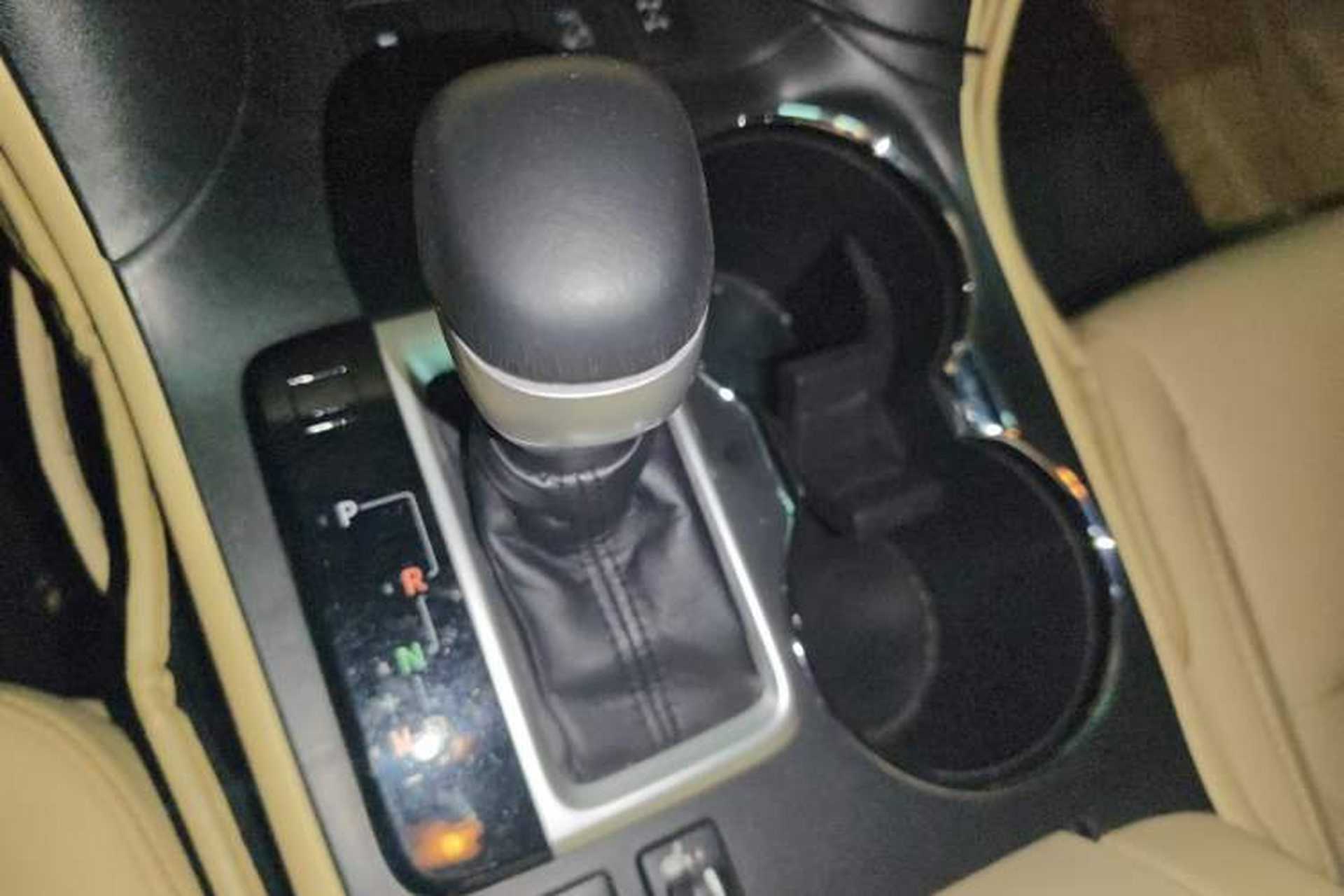 Used Toyota Highlander 2018 2.0T Four-Wheel Drive Prestige Version 7 Seats China V Emission Standard Gear Lever