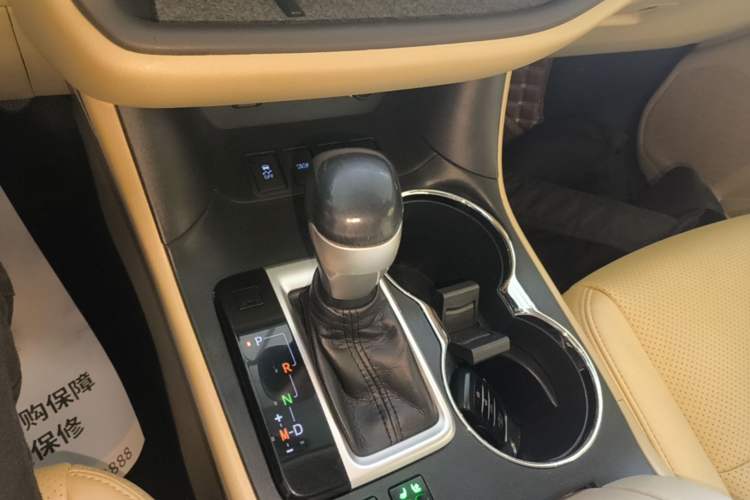 Used Toyota Highlander 2018 2.0T Four-Wheel Drive Elite Edition 7 Seats China VI Standard Gear Lever