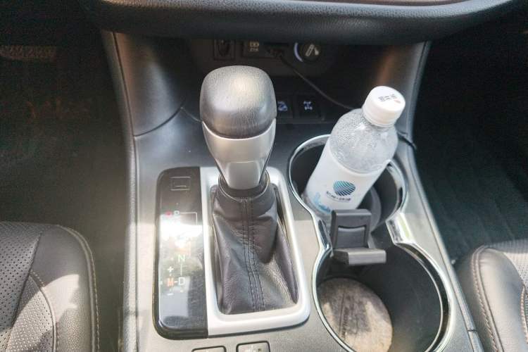 Used Toyota Highlander 2018 2.0T Four-Wheel Drive Prestige Version 7 Seats China V Emission Standard Gear Lever