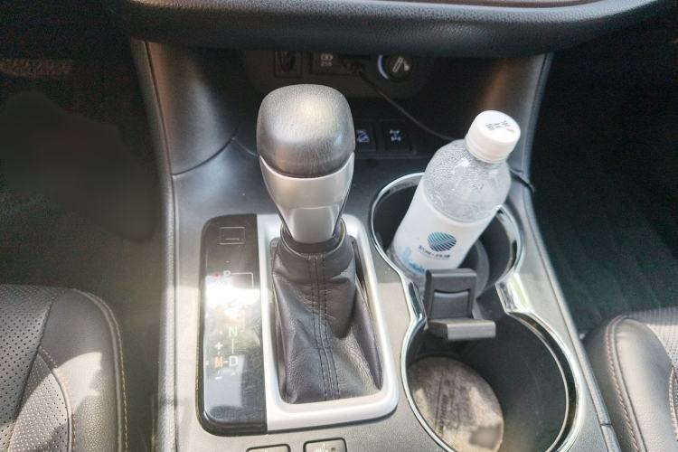 Used Toyota Highlander 2018 2.0T Four-Wheel Drive Prestige Version 7 Seats China V Emission Standard Gear Lever