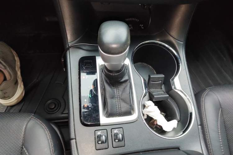 Used Toyota Highlander 2018 2.0T Four-Wheel Drive Prestige Version 7 Seats China VI Standard Gear Lever