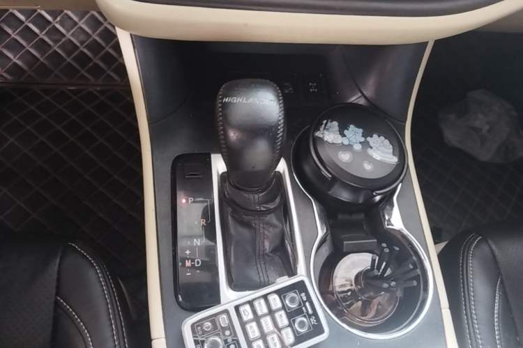 Used Toyota Highlander 2018 2.0T Four-Wheel Drive Elite Edition 7 Seats China V Standard Gear Lever