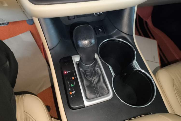 Used Toyota Highlander 2018 2.0T Four-Wheel Drive Elite Edition 7 Seats China VI Standard Gear Lever