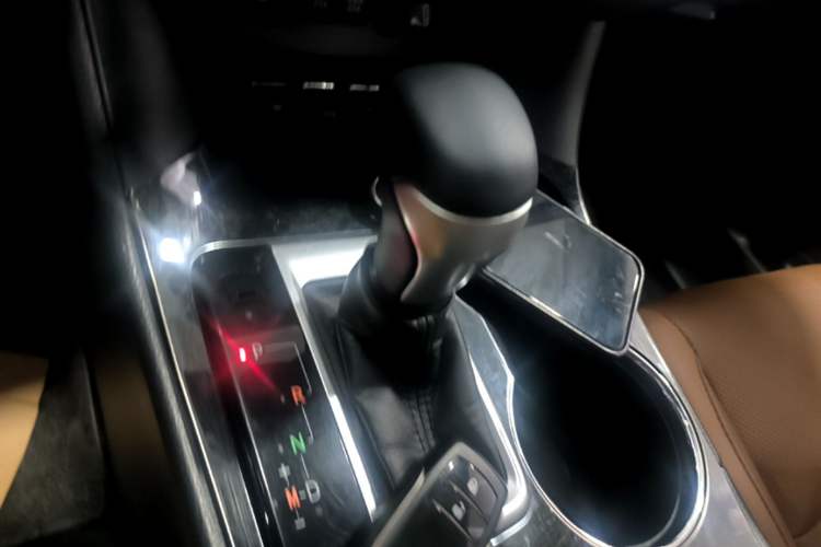 Used Toyota Highlander 2018 2.0T Four-Wheel Drive Knight Edition 7 Seats China VI Standard Gear Lever