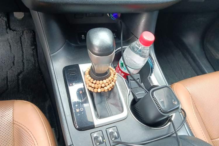 Used Toyota Highlander 2018 2.0T Four-Wheel Drive Knight Edition 7 Seats China VI Standard Gear Lever