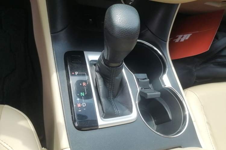 Used Toyota Highlander 2018 2.0T Four-Wheel Drive Elite Edition 7 Seats China VI Standard Gear Lever