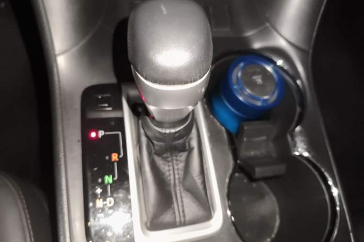 Used Toyota Highlander 2018 2.0T Two-Wheel Drive Luxury Edition 7 Seats China VI Standard Gear Lever