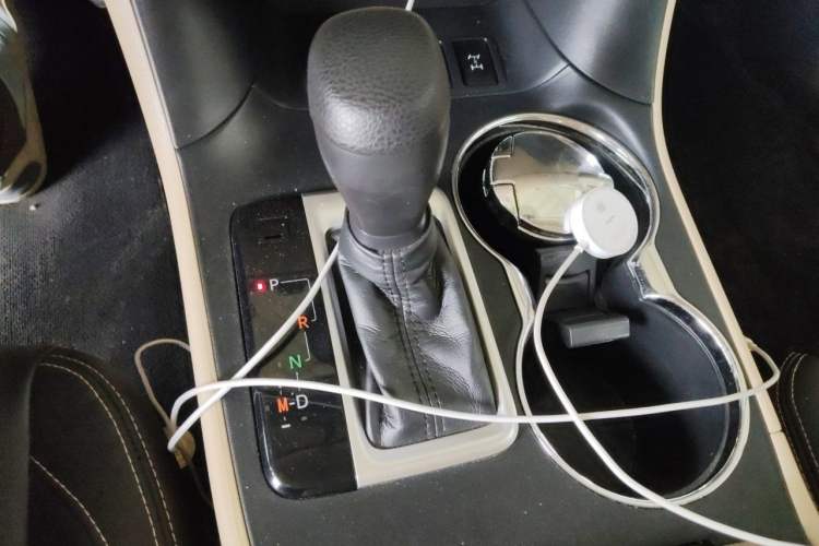Used Toyota Highlander 2018 2.0T Four-Wheel Drive Elite Edition 7 Seats China VI Standard Gear Lever