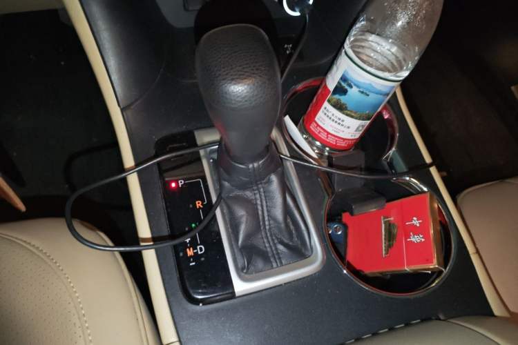 Used Toyota Highlander 2018 2.0T Four-Wheel Drive Elite Edition 7 Seats China VI Standard Gear Lever