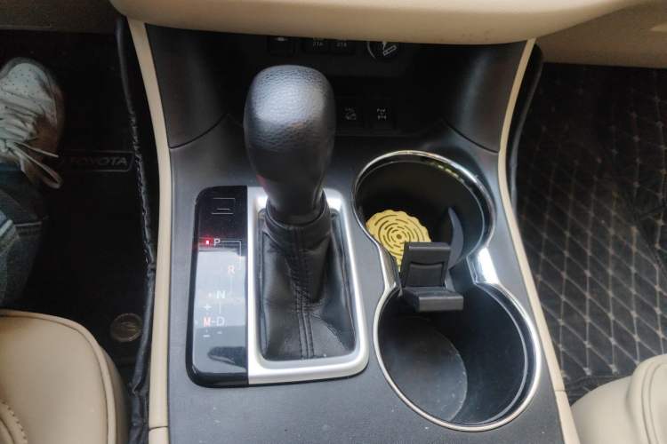 Used Toyota Highlander 2018 2.0T Four-Wheel Drive Elite Edition 7 Seats China V Standard Gear Lever