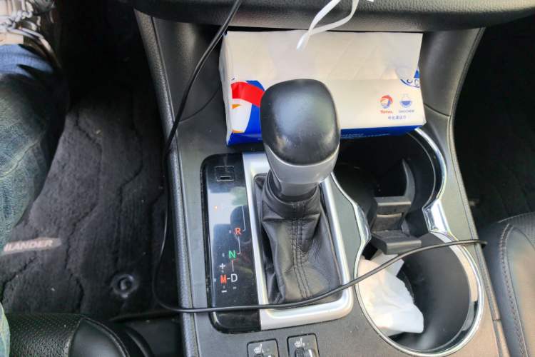Used Toyota Highlander 2018 2.0T Four-Wheel Drive Prestige Version 7 Seats China VI Standard Gear Lever