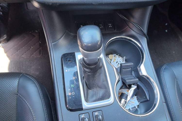 Used Toyota Highlander 2018 2.0T Four-Wheel Drive Knight Edition 7 Seats China VI Standard Gear Lever
