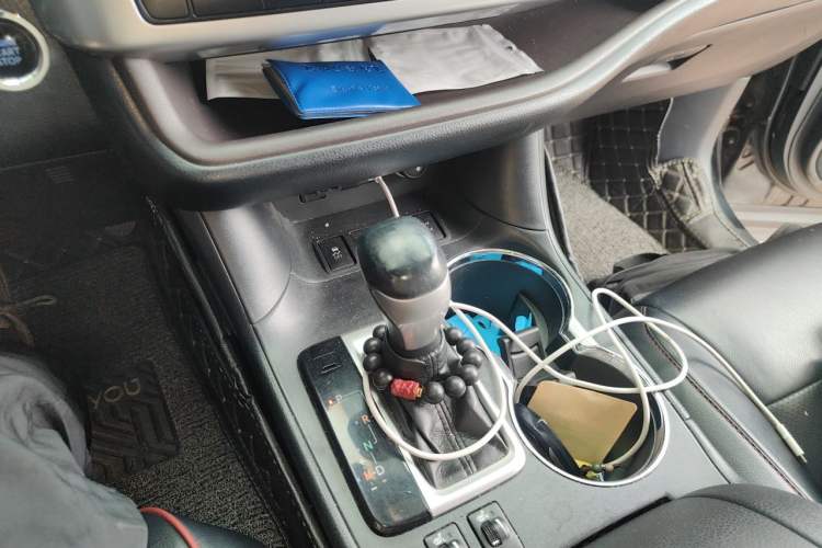 Used Toyota Highlander 2018 2.0T Four-Wheel Drive Prestige Version 7 Seats China V Emission Standard Gear Lever