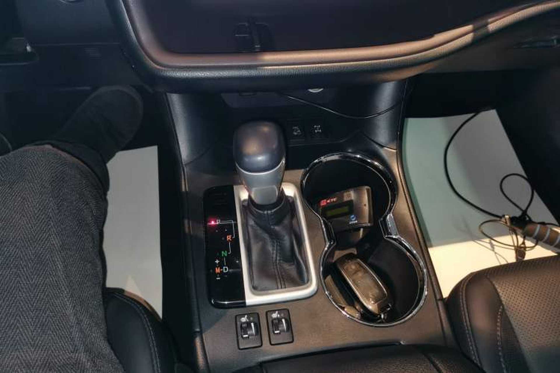 Used Toyota Highlander 2018 2.0T Four-Wheel Drive Luxury Edition 7 Seats China V Emission Standard Gear Lever