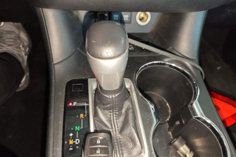 Used Toyota Highlander 2018 2.0T Four-Wheel Drive Prestige Version 7 Seats China VI Standard Gear Lever