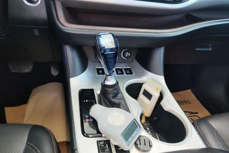 Used Toyota Highlander 2018 2.0T Four-Wheel Drive Prestige Version 7 Seats China V Emission Standard Gear Lever