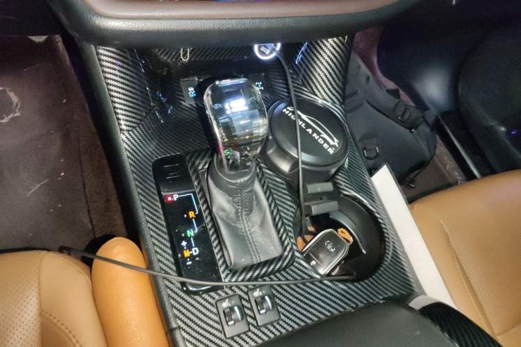 Used Toyota Highlander 2018 2.0T Four-Wheel Drive Knight Edition 7 Seats China VI Standard Gear Lever