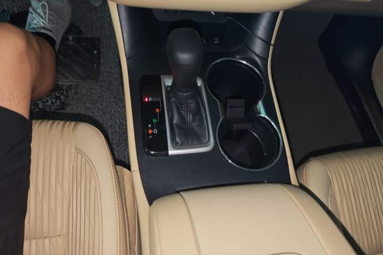 Used Toyota Highlander 2018 2.0T Four-Wheel Drive Elite Edition 7 Seats China VI Standard Gear Lever