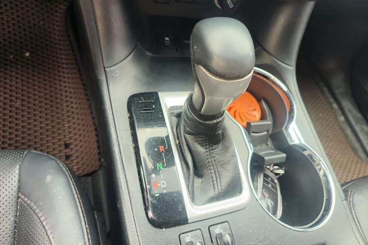 Used Toyota Highlander 2018 2.0T Four-Wheel Drive Luxury Version 7 Seats China VI Standard Gear Lever