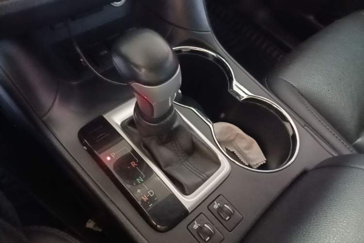 Used Toyota Highlander 2018 2.0T Four-Wheel Drive Prestige Version 7 Seats China V Emission Standard Gear Lever