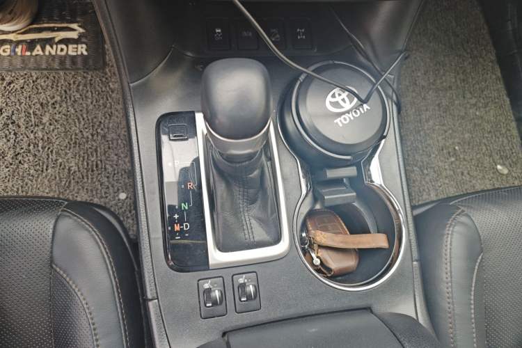 Used Toyota Highlander 2018 2.0T Four-Wheel Drive Prestige Version 7 Seats China VI Standard Gear Lever