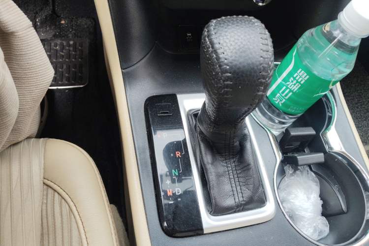Used Toyota Highlander 2018 2.0T Four-Wheel Drive Elite Edition 7 Seats China VI Standard Gear Lever