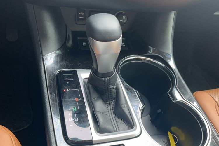 Used Toyota Highlander 2018 2.0T Four-Wheel Drive Knight Edition 7 Seats China VI Standard Gear Lever