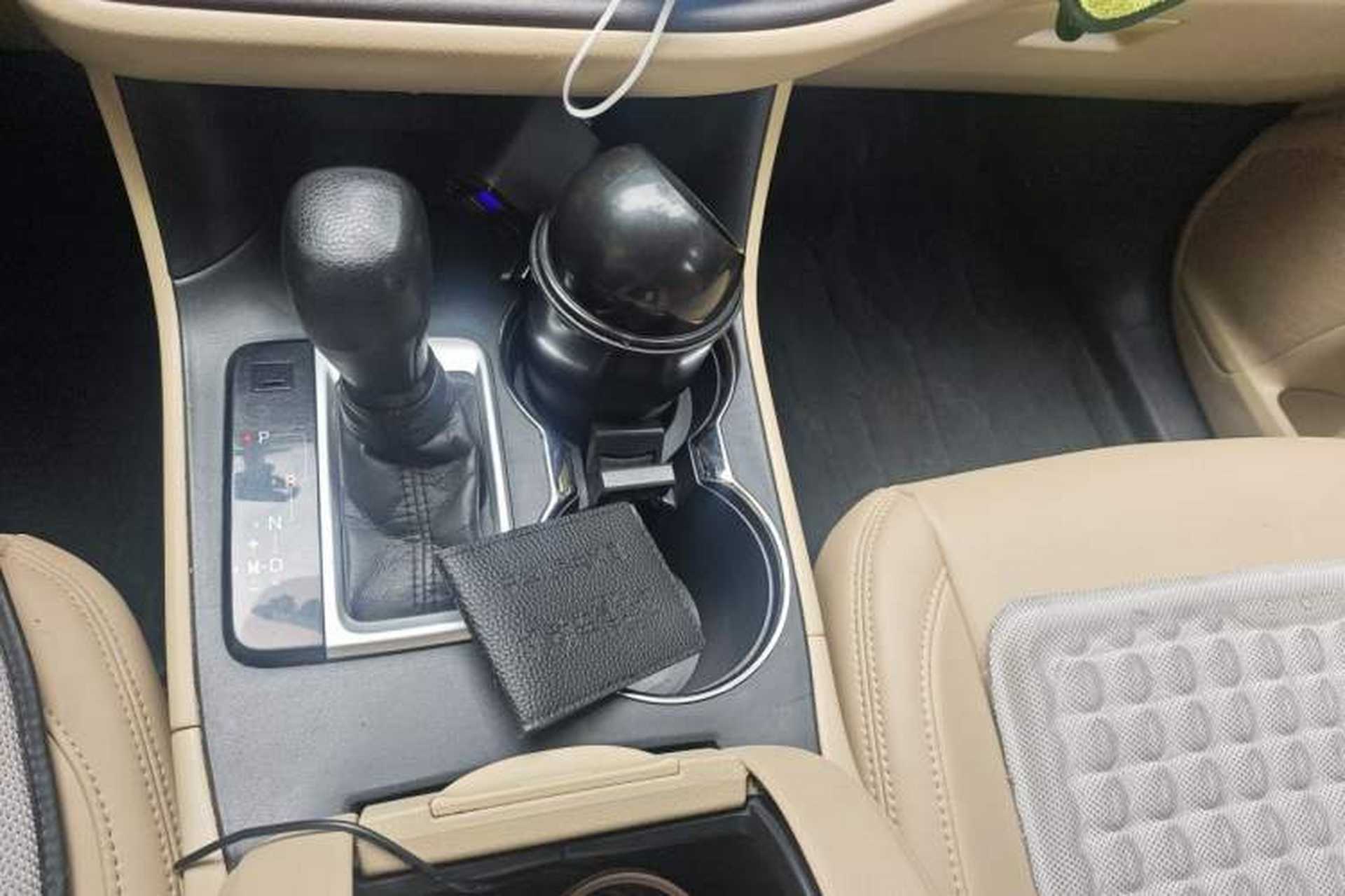 Used Toyota Highlander 2018 2.0T Two-Wheel Drive Elite Edition 7 Seats China VI Standard Gear Lever