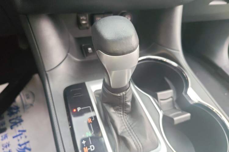 Used Toyota Highlander 2018 2.0T Four-Wheel Drive Luxury Version 7 Seats China VI Standard Gear Lever