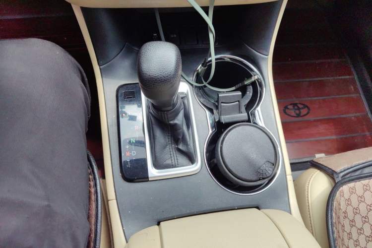 Used Toyota Highlander 2018 2.0T Two-Wheel Drive Elite Version 5 Seats China VI Standard Gear Lever