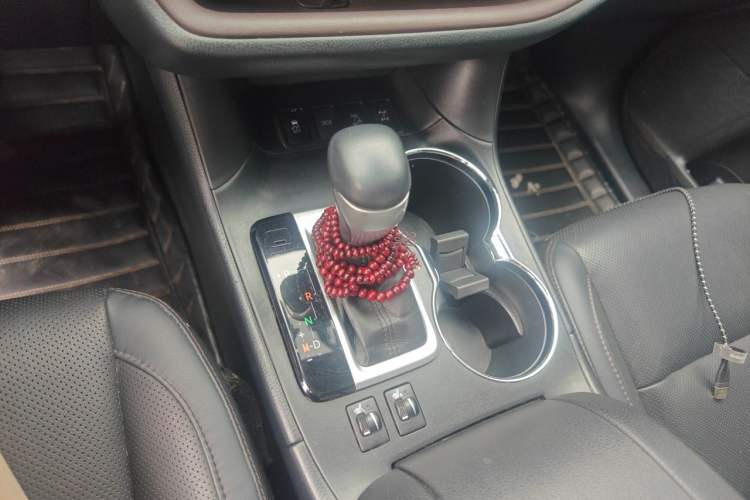 Used Toyota Highlander 2018 2.0T Four-Wheel Drive Prestige Version 7 Seats China V Emission Standard Gear Lever