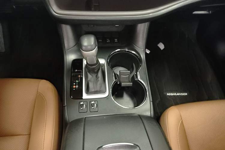 Used Toyota Highlander 2018 2.0T Four-Wheel Drive Knight Edition 7 Seats China VI Standard Gear Lever