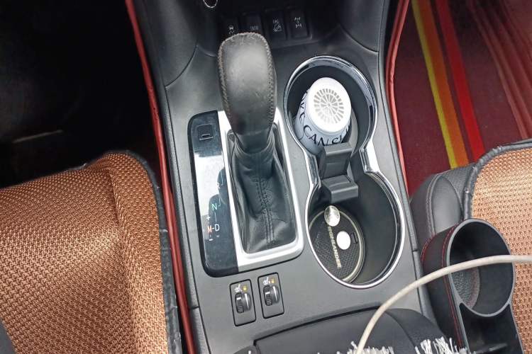 Used Toyota Highlander 2018 2.0T Four-Wheel Drive Luxury Edition 7 Seats China V Emission Standard Gear Lever