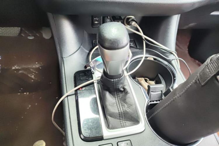 Used Toyota Highlander 2018 2.0T Four-Wheel Drive Knight Edition 7 Seats China VI Standard Gear Lever