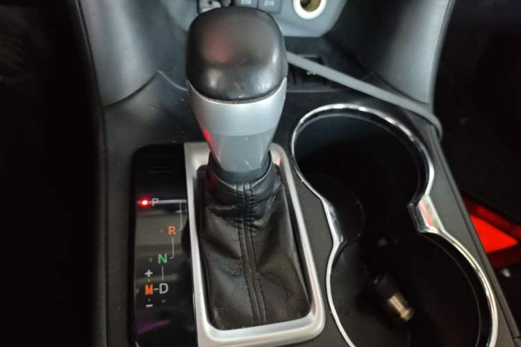 Used Toyota Highlander 2018 2.0T Four-Wheel Drive Prestige Version 7 Seats China VI Standard Gear Lever