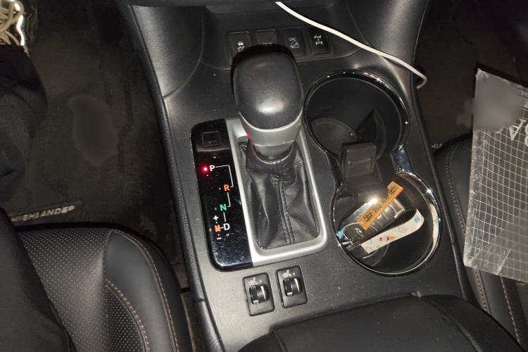 Used Toyota Highlander 2018 2.0T Four-Wheel Drive Prestige Version 7 Seats China VI Standard Gear Lever
