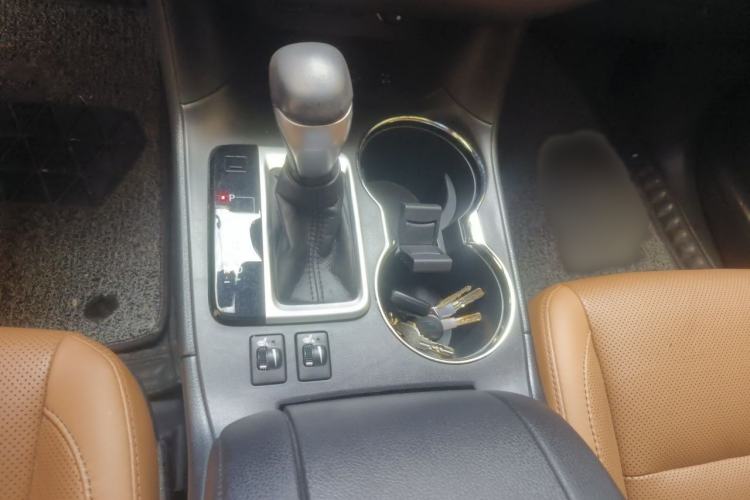 Used Toyota Highlander 2018 2.0T Four-Wheel Drive Knight Edition 7 Seats China VI Standard Gear Lever