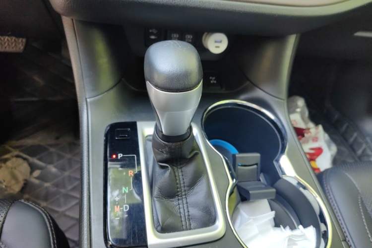 Used Toyota Highlander 2018 2.0T Four-Wheel Drive Prestige Version 7 Seats China VI Standard Gear Lever