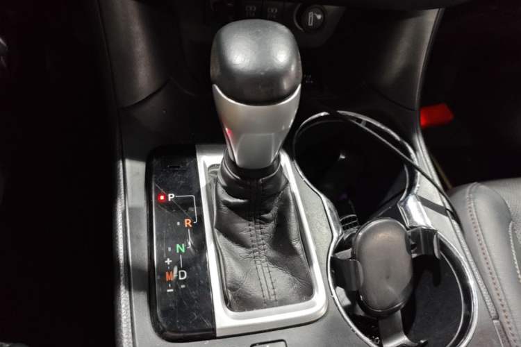 Used Toyota Highlander 2018 2.0T Four-Wheel Drive Prestige Version 7 Seats China VI Standard Gear Lever