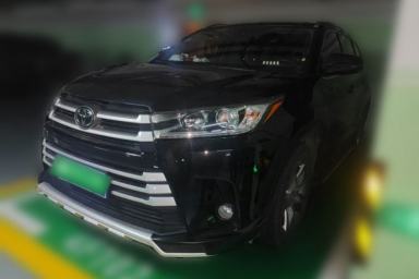 Used Toyota Highlander 2018 2.0T Four-Wheel Drive Luxury Edition 7 Seats China V Emission Standard