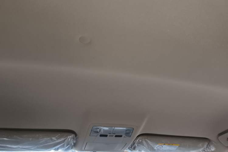 Used Toyota Highlander 2018 2.0T Two-Wheel Drive Elite Version 5 Seats China VI Standard Headliner
