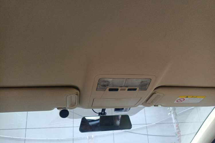 Used Toyota Highlander 2018 2.0T Two-Wheel Drive Elite Version 5 Seats China VI Standard Headliner