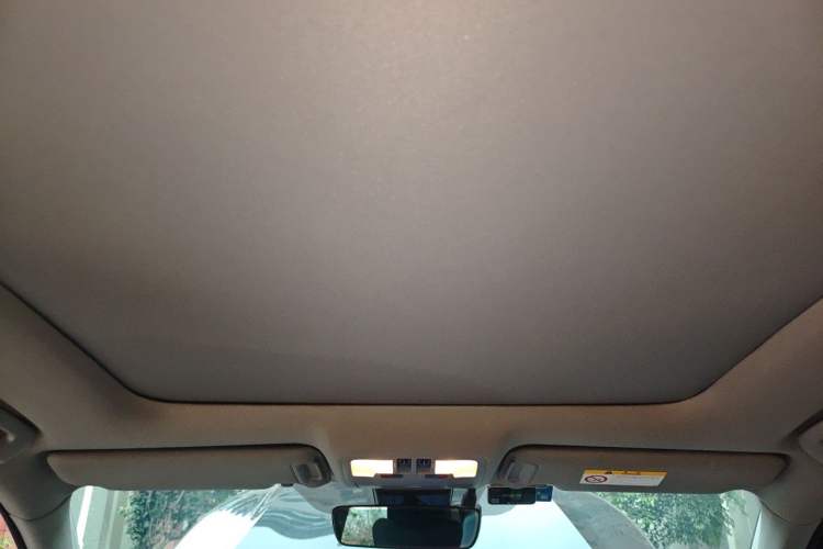 Used Toyota Highlander 2018 2.0T Four-Wheel Drive Prestige Version 7 Seats China VI Standard Headliner